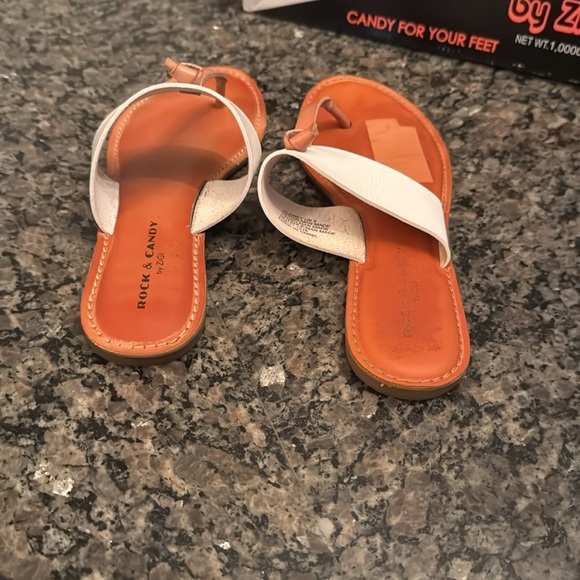 Rock & Candy White and Tan Sandals flip flops 8 - Picture 5 of 10